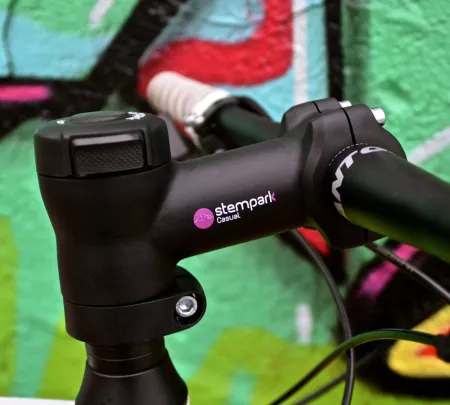 Wsporniki, mostki kierownicy