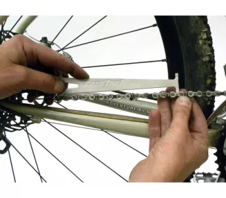 Przyrząd do pomiaru zużycia łańcucha.