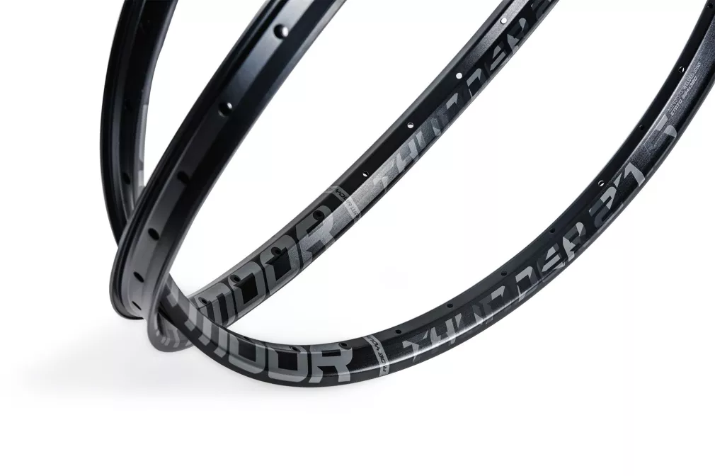 Dartmoor Thunder obręcz 27,5 32otw.